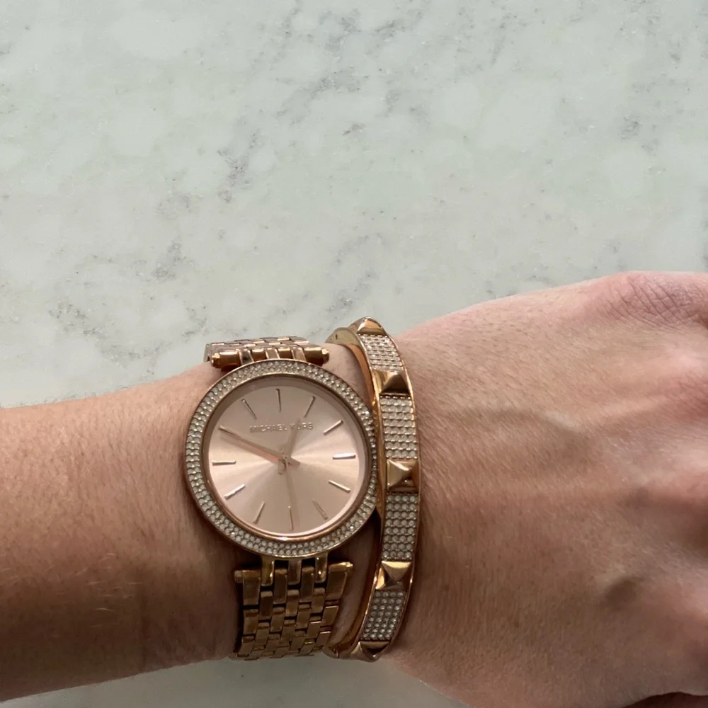 Michael Kors Darci rose gold pave watch and bracelet set - Picture 5 of 8